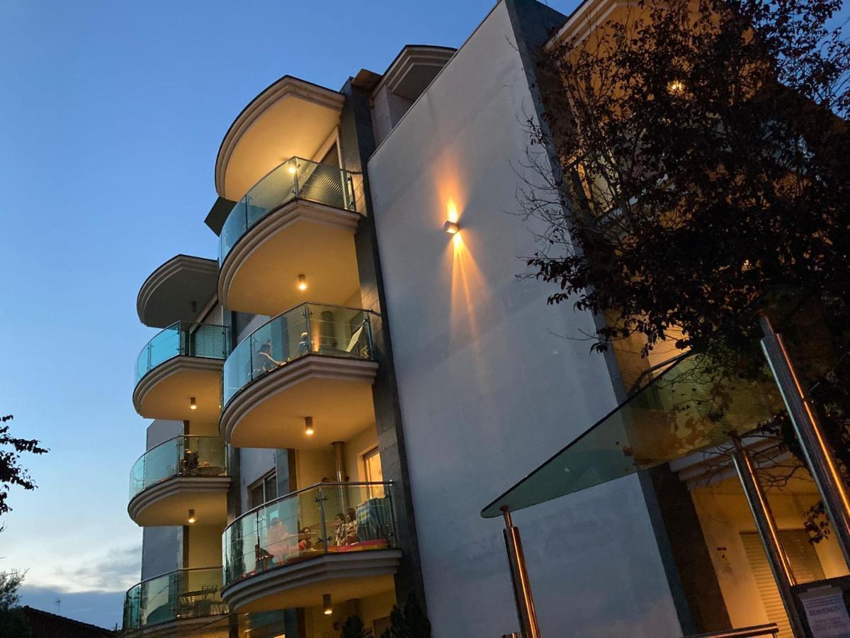 בלריה-איגאה מרינה Residenza Villa Flores מראה חיצוני תמונה