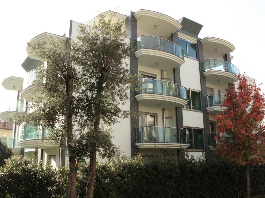 בלריה-איגאה מרינה Residenza Villa Flores מראה חיצוני תמונה