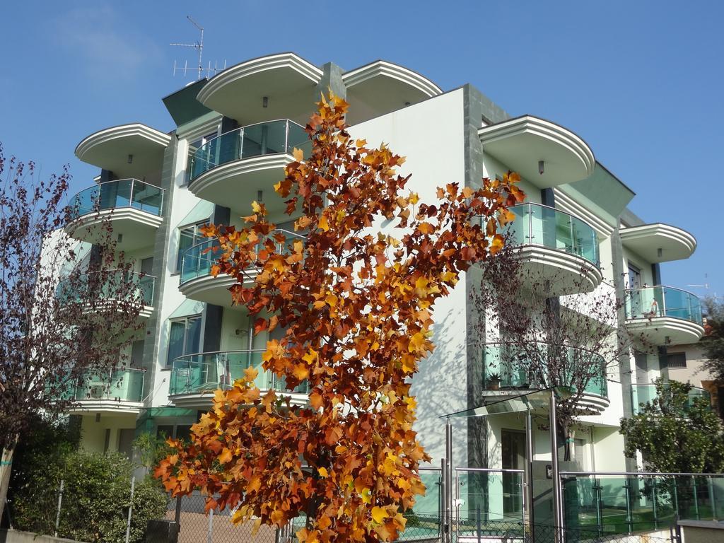 בלריה-איגאה מרינה Residenza Villa Flores מראה חיצוני תמונה